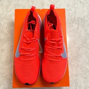 NIB Nike Vaporfly 4% Flyknit Men’s Size 9.5/Women’s Size 11